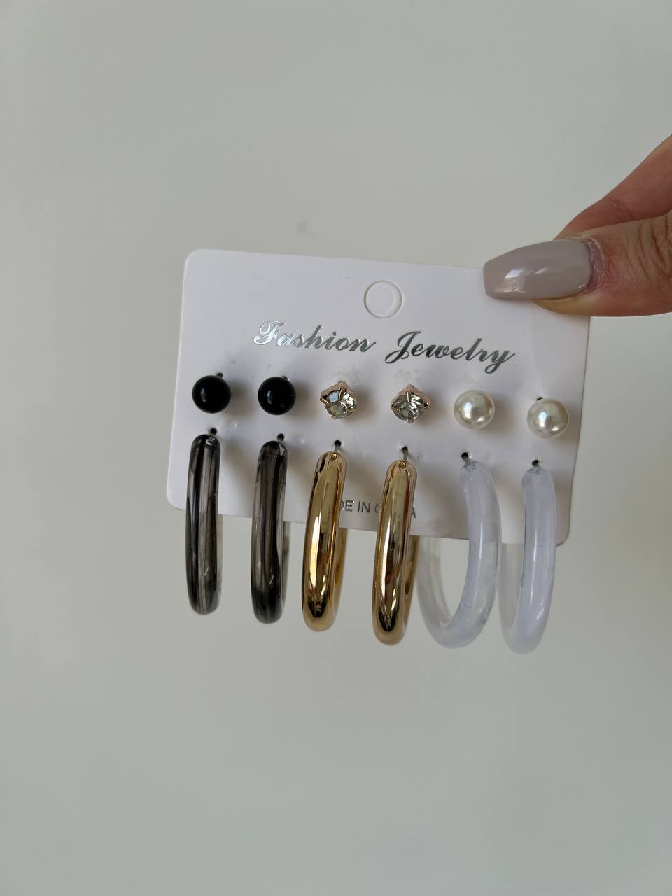 گوشواره پکی میخی رزینی ۶ عددی